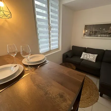 Apartment Le Duo De La Foret - F1 Sahurs